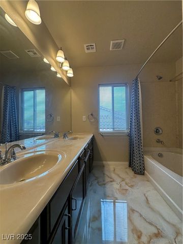 8125 Crimson Creek Court, Las Vegas, NV 89139