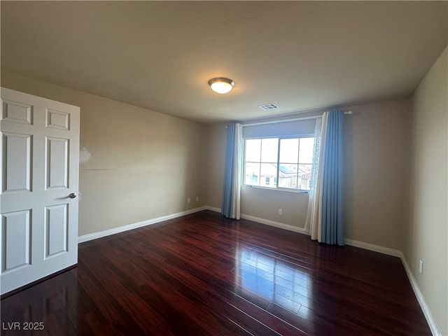 8125 Crimson Creek Court, Las Vegas, NV 89139