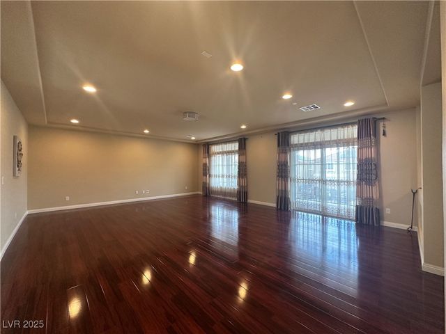 8125 Crimson Creek Court, Las Vegas, NV 89139