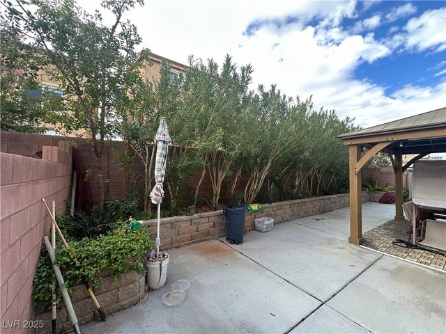 8125 Crimson Creek Court, Las Vegas, NV 89139