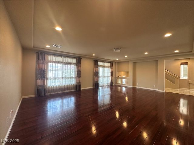 8125 Crimson Creek Court, Las Vegas, NV 89139