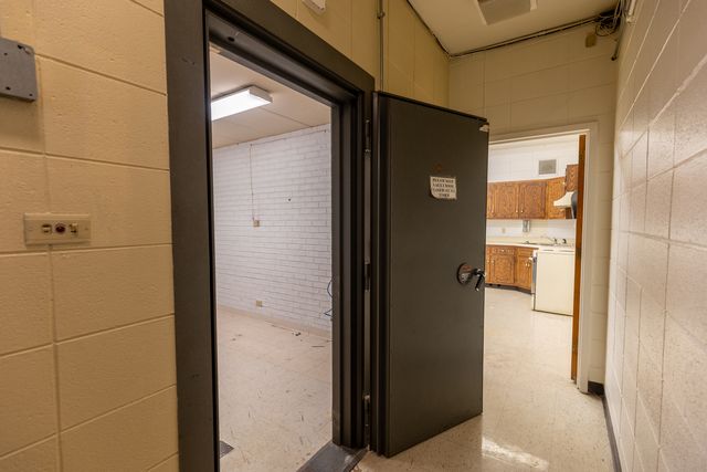 5830 W 35th Street, Cicero, IL 60804