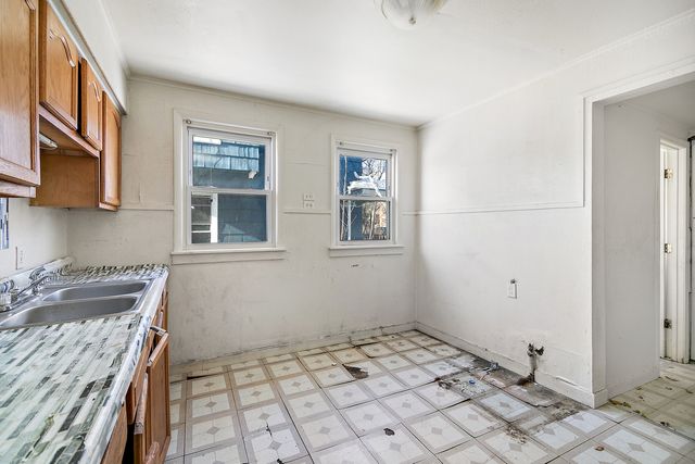 1295 E Merchant Street, Kankakee, IL 60901