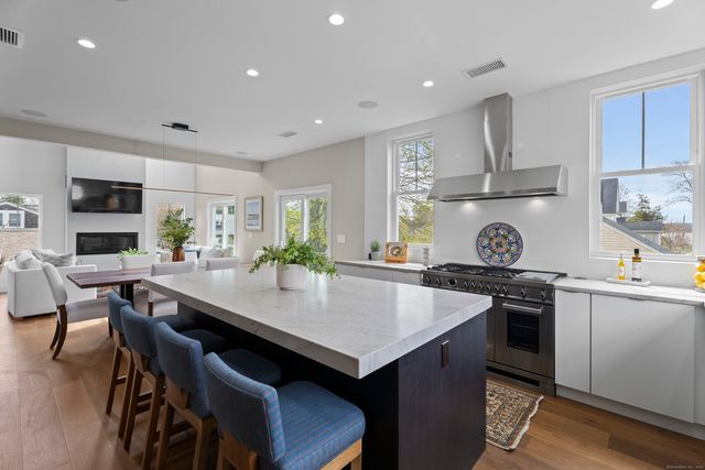 2 Old South Cove Road, Old Saybrook, CT 06475