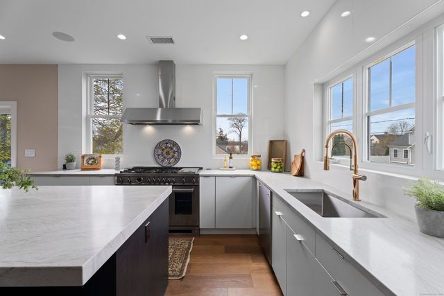 2 Old South Cove Road, Old Saybrook, CT 06475