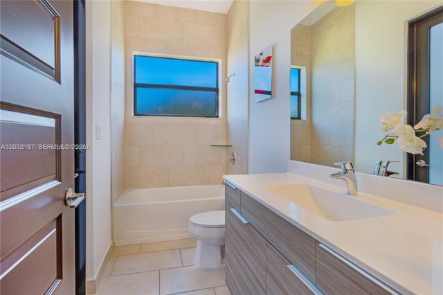 13659 SW 159th Avenue ., Miami, FL 33196