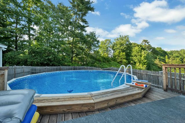 84 Fremont Road, Raymond, NH 03077