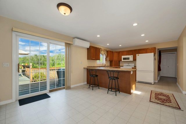 84 Fremont Road, Raymond, NH 03077
