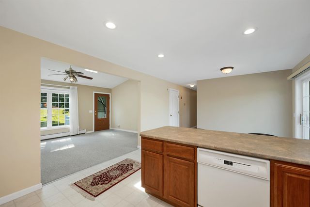 84 Fremont Road, Raymond, NH 03077