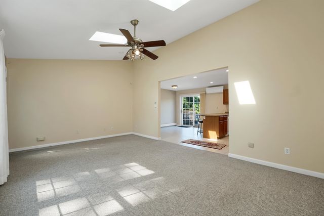 84 Fremont Road, Raymond, NH 03077