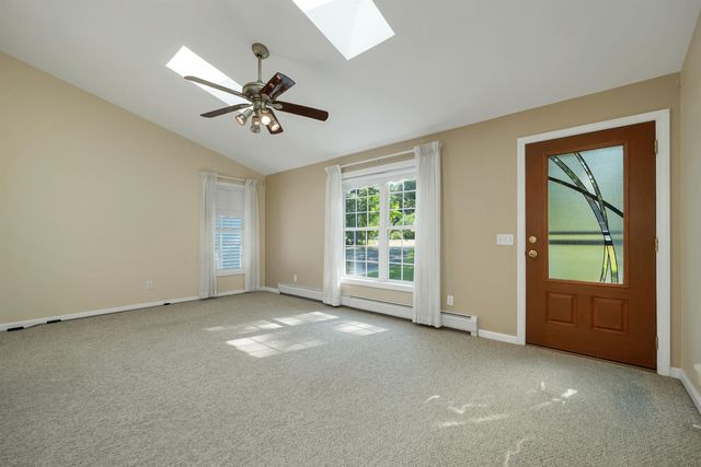 84 Fremont Road, Raymond, NH 03077