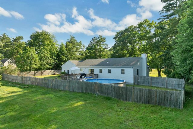 84 Fremont Road, Raymond, NH 03077