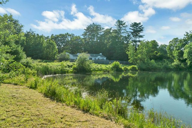 84 Fremont Road, Raymond, NH 03077