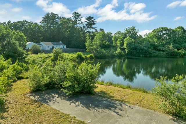 84 Fremont Road, Raymond, NH 03077