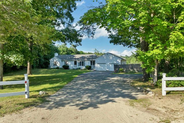 84 Fremont Road, Raymond, NH 03077