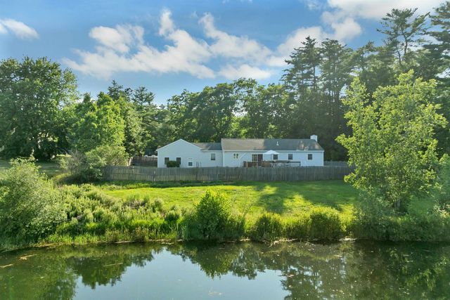 84 Fremont Road, Raymond, NH 03077