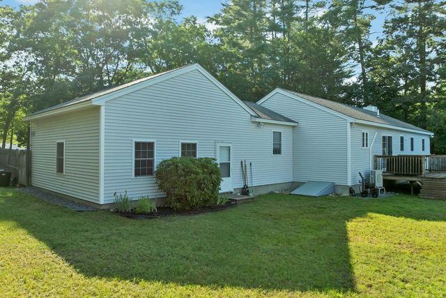 84 Fremont Road, Raymond, NH 03077