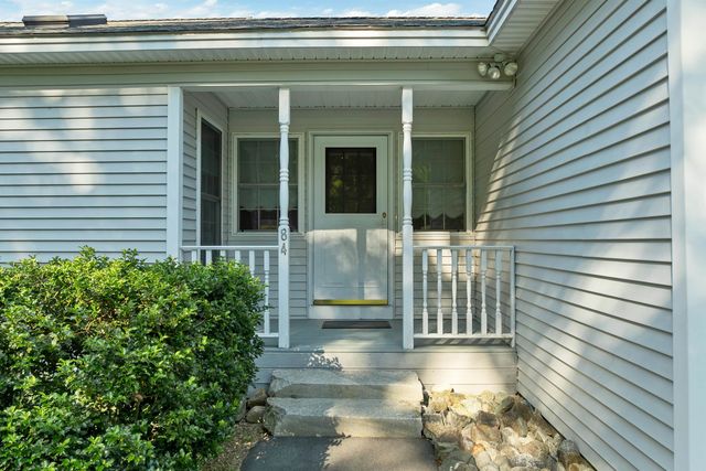 84 Fremont Road, Raymond, NH 03077