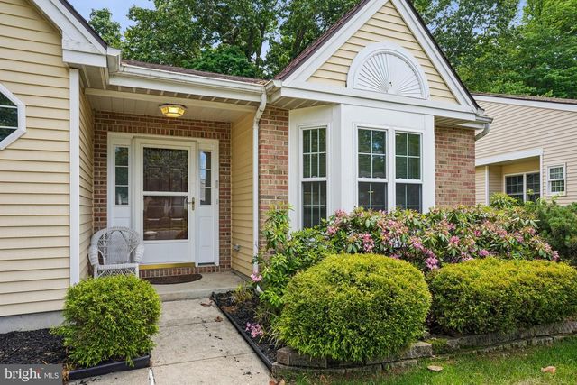 929 LARKSPUR PL S, Mount Laurel, NJ 08054