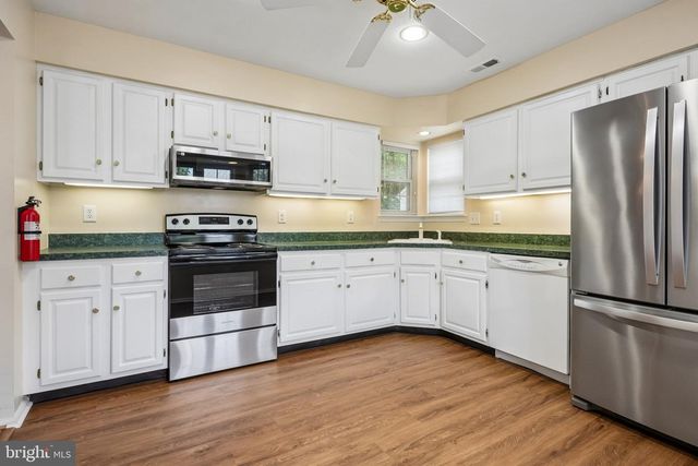 929 LARKSPUR PL S, Mount Laurel, NJ 08054