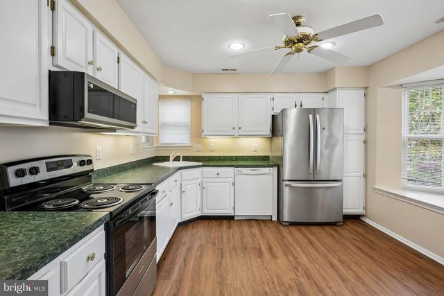929 LARKSPUR PL S, Mount Laurel, NJ 08054