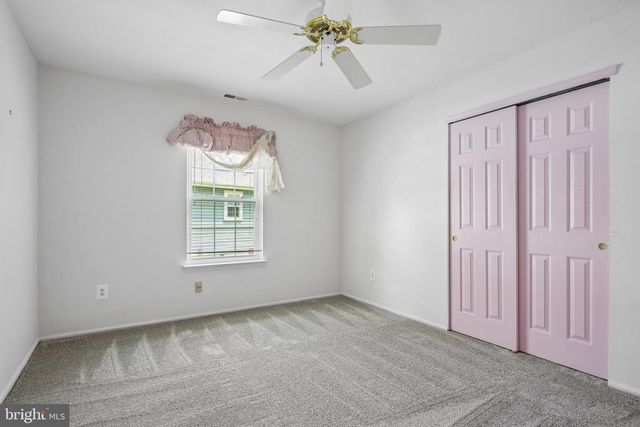 929 LARKSPUR PL S, Mount Laurel, NJ 08054