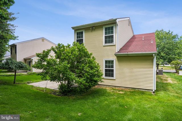 929 LARKSPUR PL S, Mount Laurel, NJ 08054