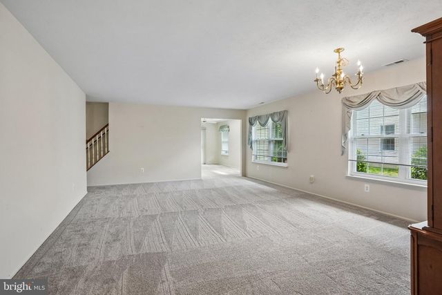 929 LARKSPUR PL S, Mount Laurel, NJ 08054