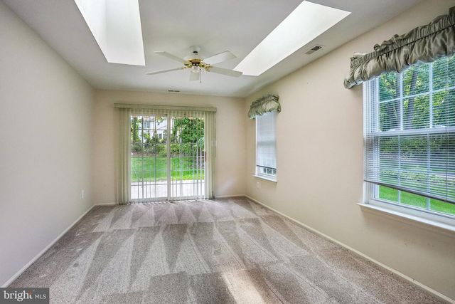 929 LARKSPUR PL S, Mount Laurel, NJ 08054