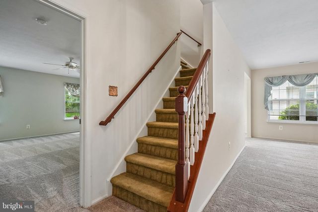 929 LARKSPUR PL S, Mount Laurel, NJ 08054