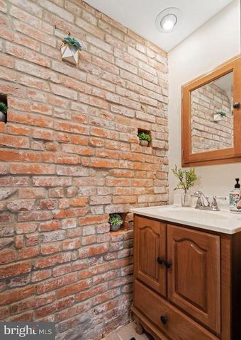 145 HOFFMANSVILLE RD, Barto, PA 19504