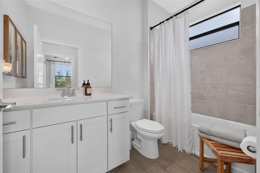 Image 28 of property listing at 15126 MISTY WATER CROSSING, Bradenton, FL 34211