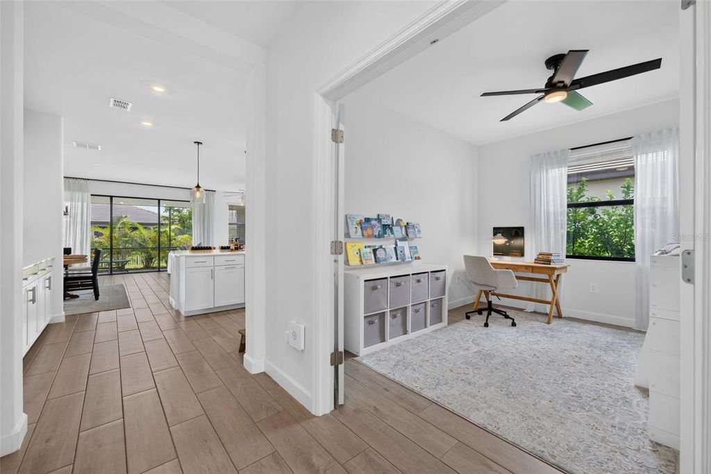 Image 31 of property listing at 15126 MISTY WATER CROSSING, Bradenton, FL 34211