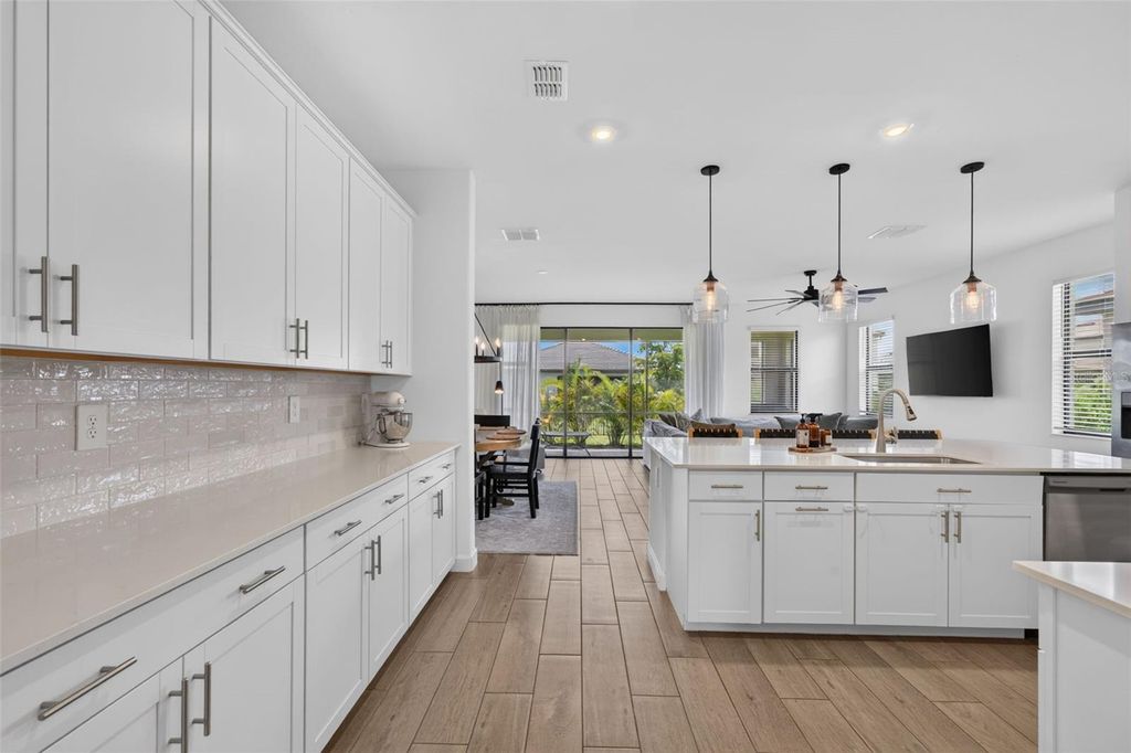 Image 36 of property listing at 15126 MISTY WATER CROSSING, Bradenton, FL 34211