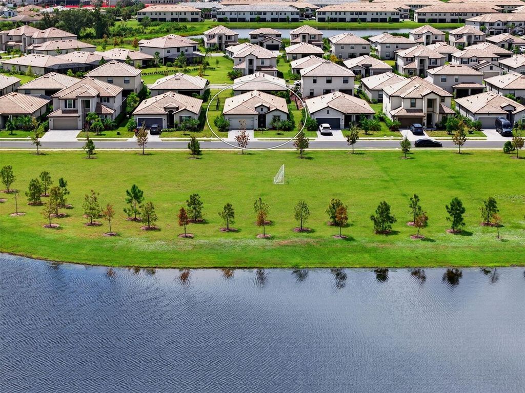 Image 6 of property listing at 15126 MISTY WATER CROSSING, Bradenton, FL 34211