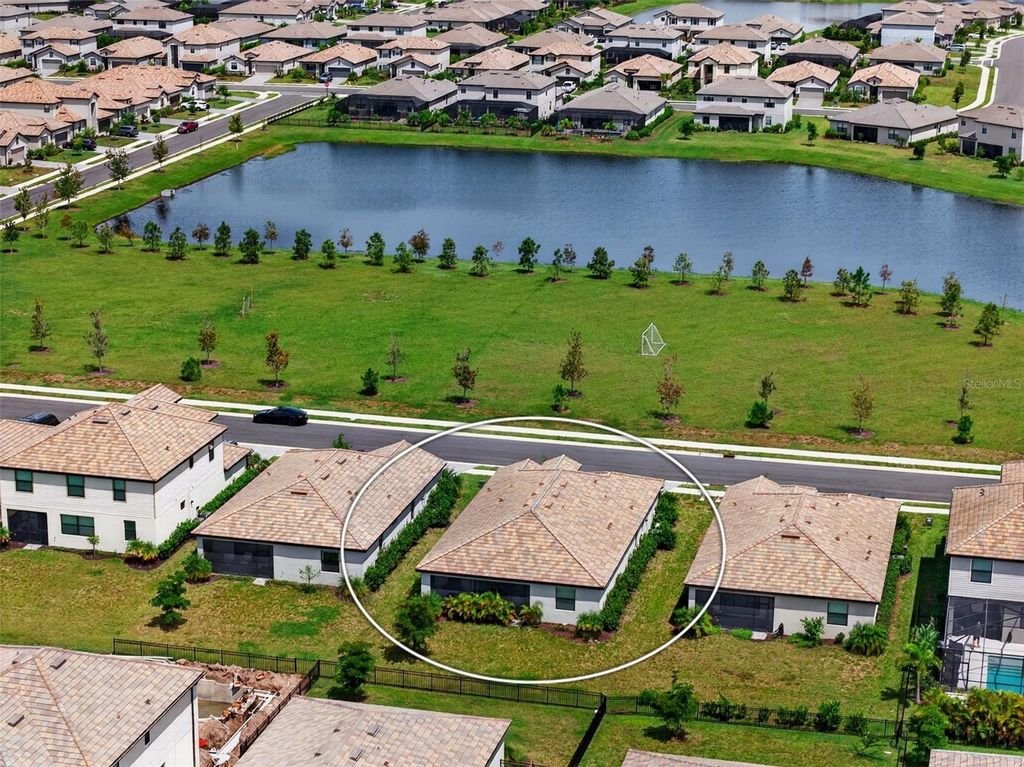 Image 7 of property listing at 15126 MISTY WATER CROSSING, Bradenton, FL 34211