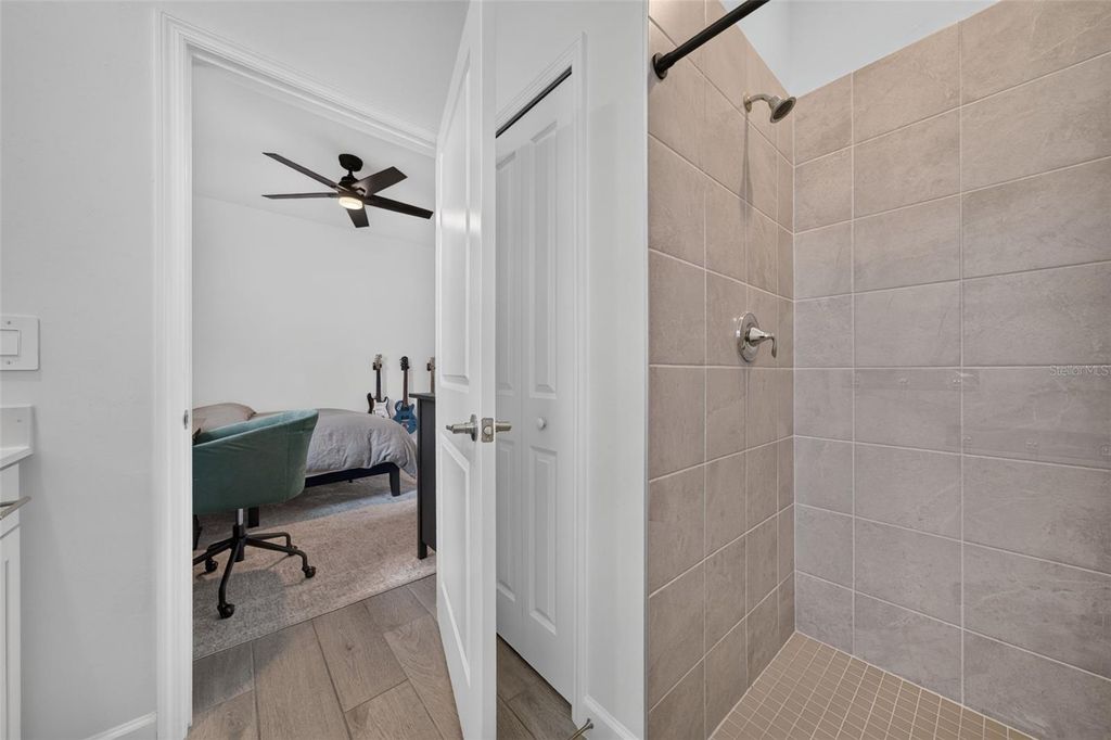 Image 75 of property listing at 15126 MISTY WATER CROSSING, Bradenton, FL 34211