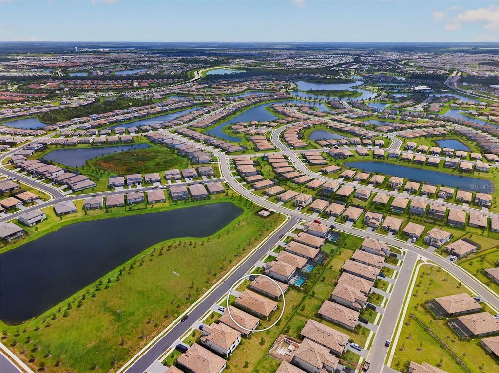 Image 81 of property listing at 15126 MISTY WATER CROSSING, Bradenton, FL 34211