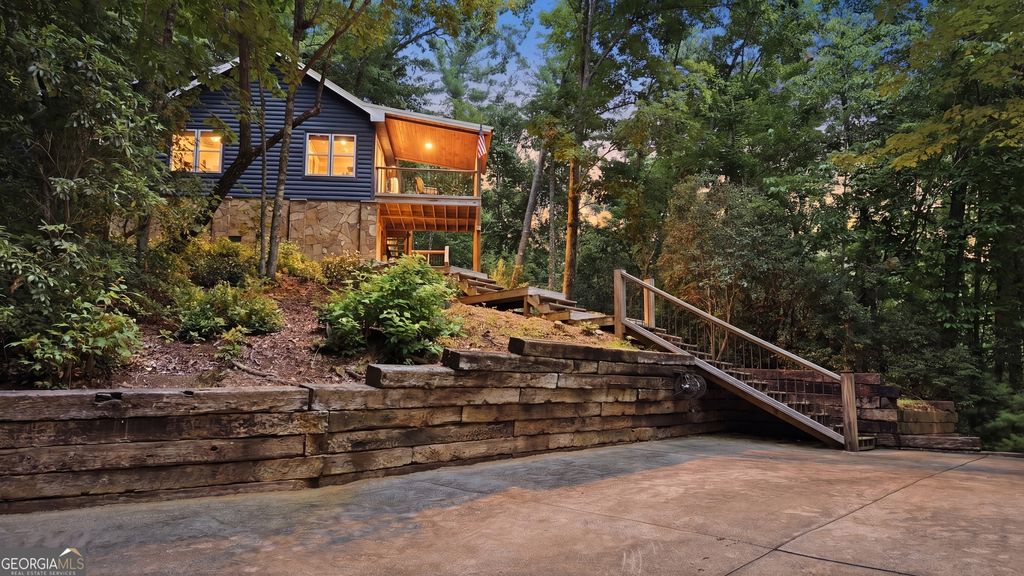 6174 Crow Creek Road, Lakemont, GA 30552