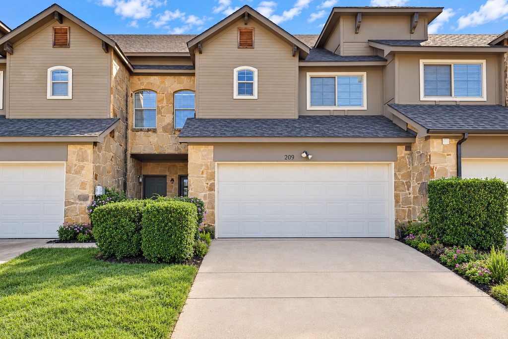 209 Wooded Glen Court, Arlington, TX 76013 — exterior