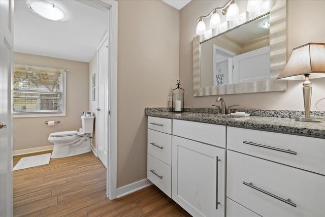 523 Valley ROAD, Twin Lakes, WI 53181