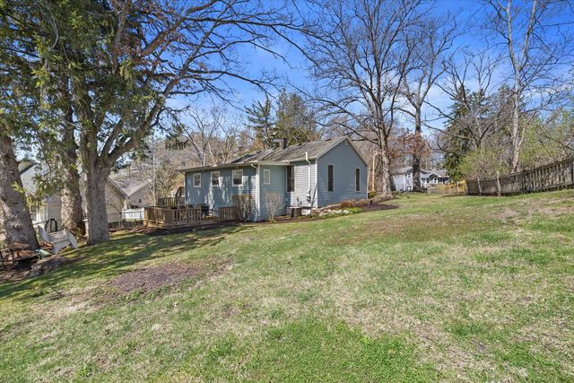 523 Valley ROAD, Twin Lakes, WI 53181