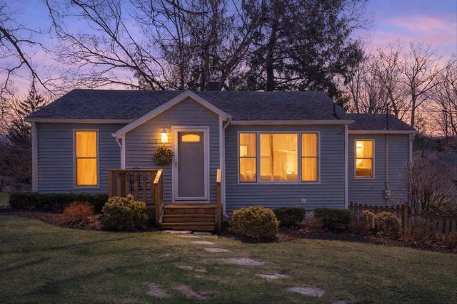 523 Valley ROAD, Twin Lakes, WI 53181