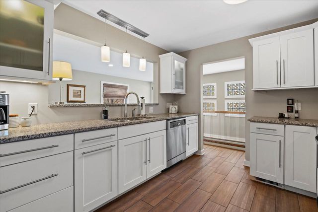 523 Valley ROAD, Twin Lakes, WI 53181
