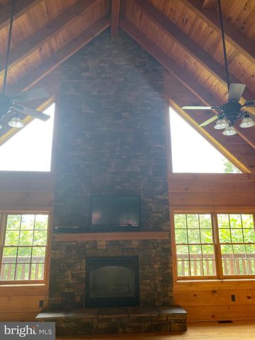 550 CROSS MOUNTAIN RD, Luray, VA 22835