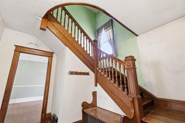 637 Bowen STREET, Oshkosh, WI 54901
