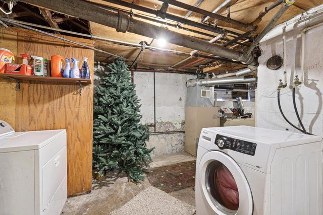 637 Bowen STREET, Oshkosh, WI 54901