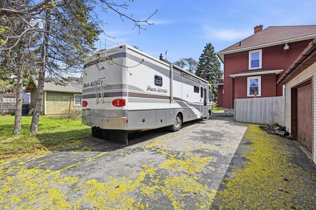 637 Bowen STREET, Oshkosh, WI 54901