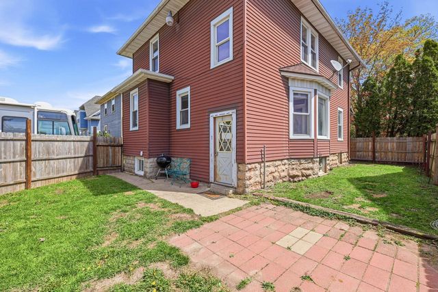 637 Bowen STREET, Oshkosh, WI 54901