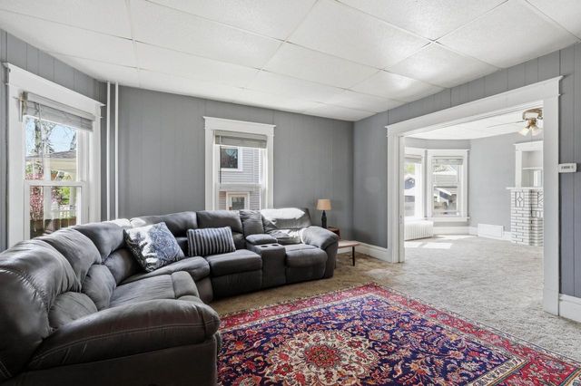 637 Bowen STREET, Oshkosh, WI 54901